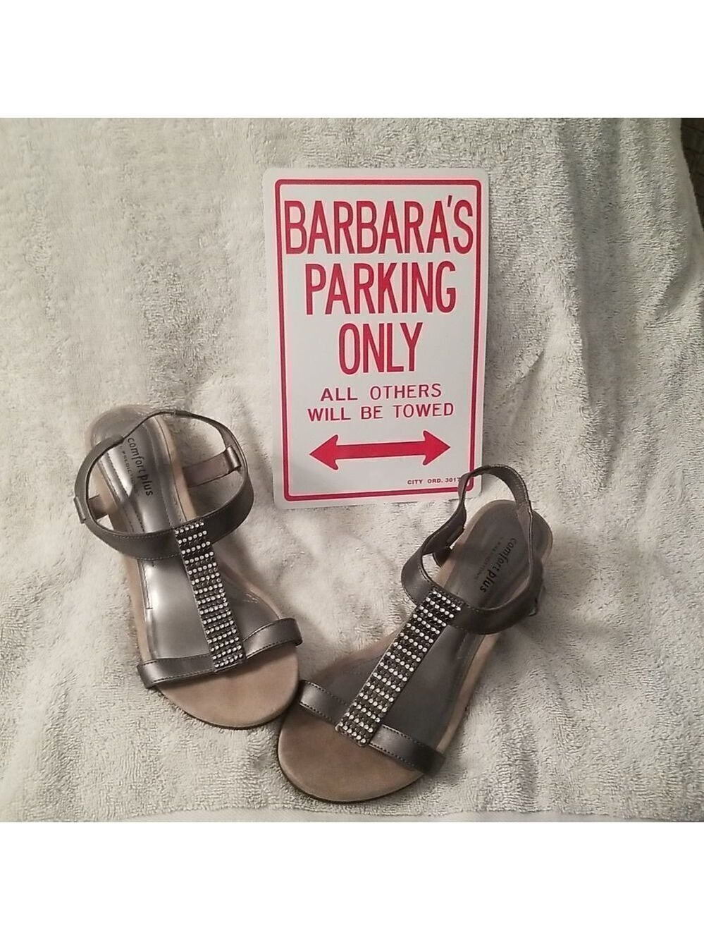 Predictions Sandal Gray/Silver EUC SZ 7.5 Wide